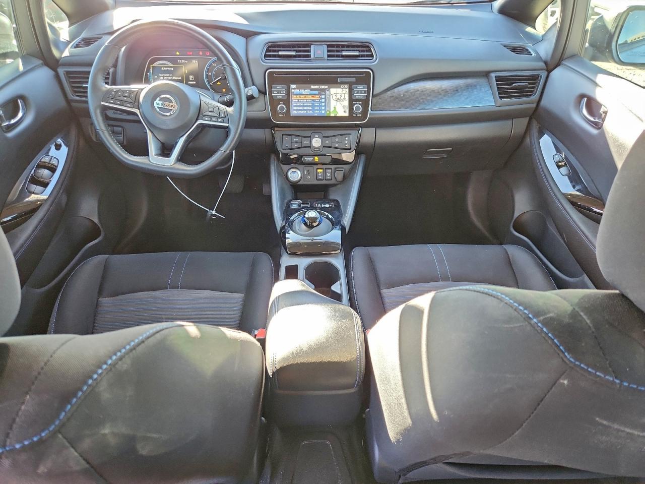 2019 NISSAN LEAF S photo 8