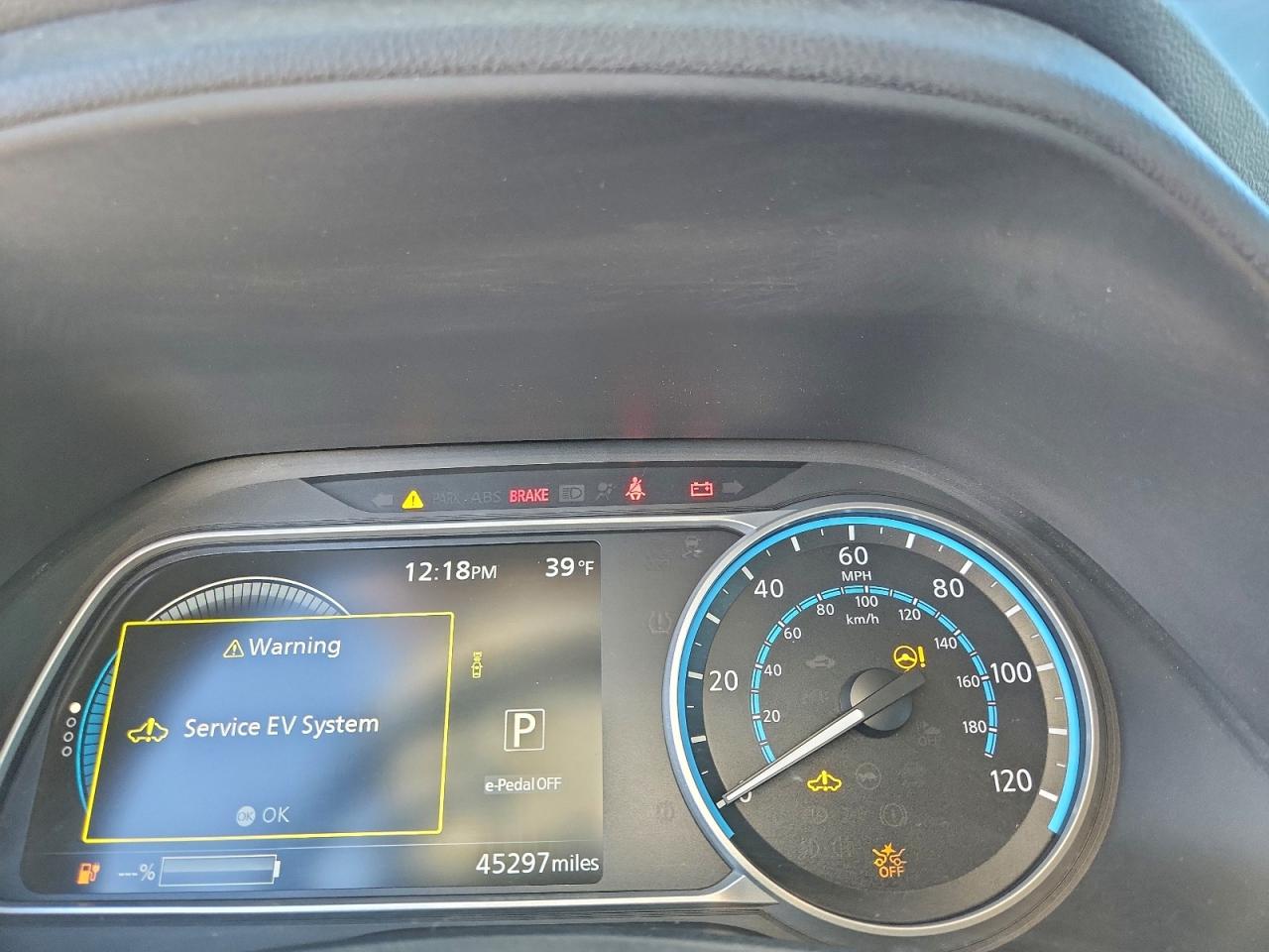 2019 NISSAN LEAF S photo 9