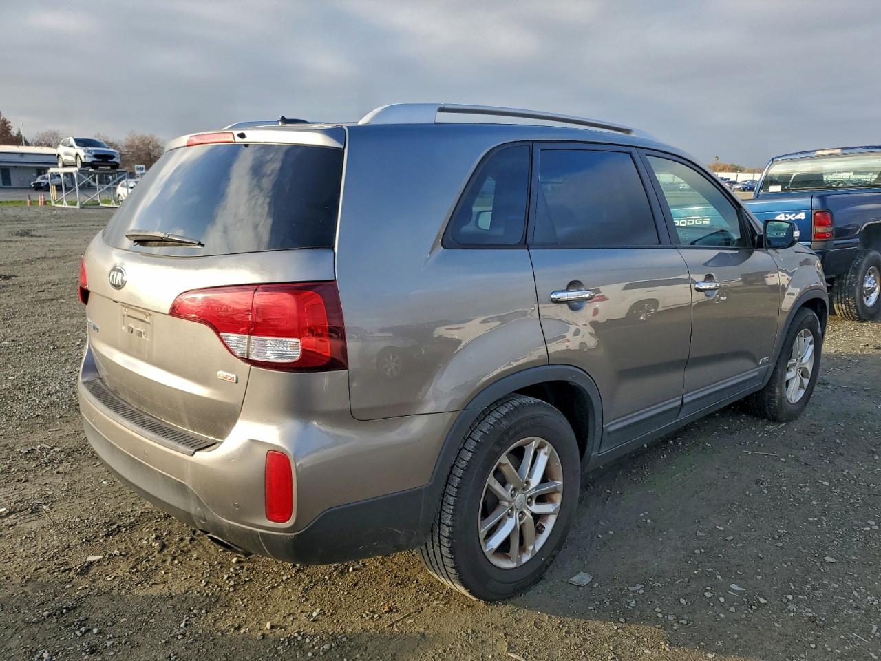 2014 KIA SORENTO LX photo 3