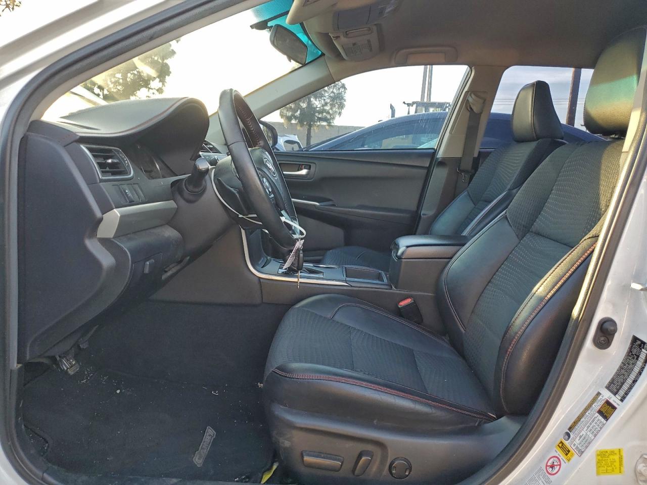 2015 TOYOTA CAMRY LE photo 7