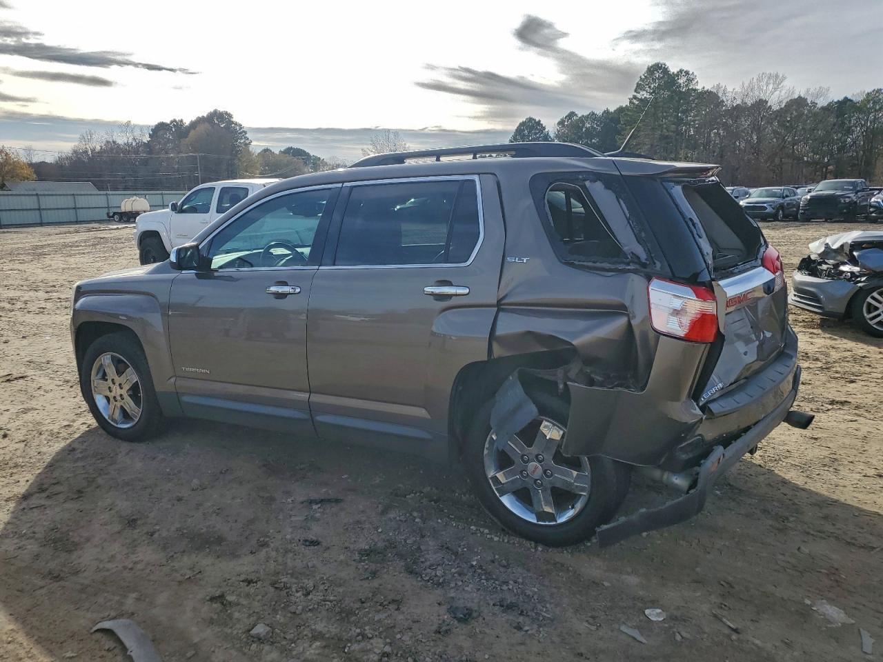 2012 GMC TERRAIN SLT photo 3