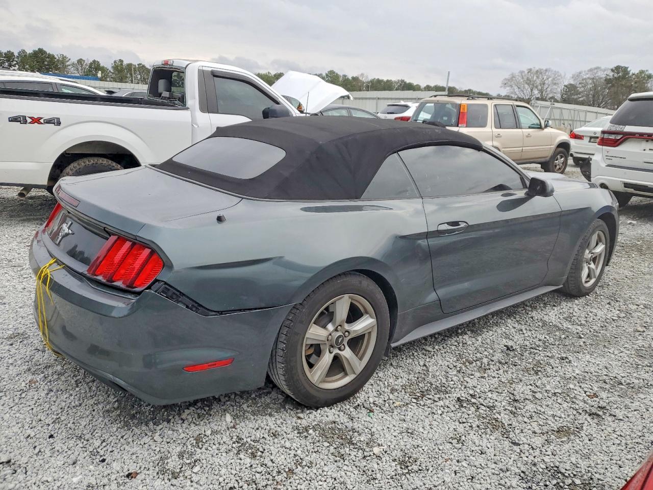 2016 FORD MUSTANG photo 5