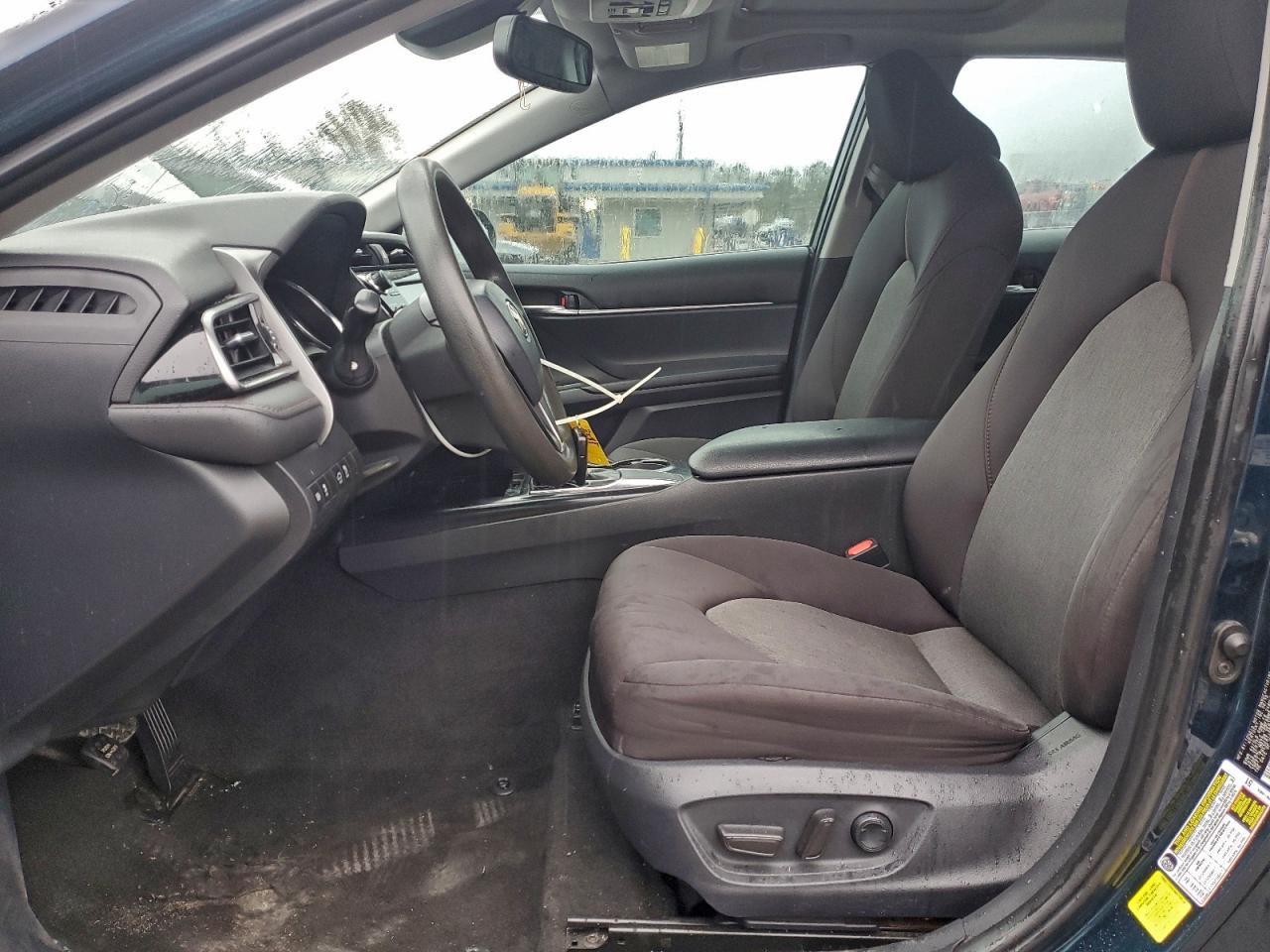 2019 TOYOTA CAMRY L photo 7