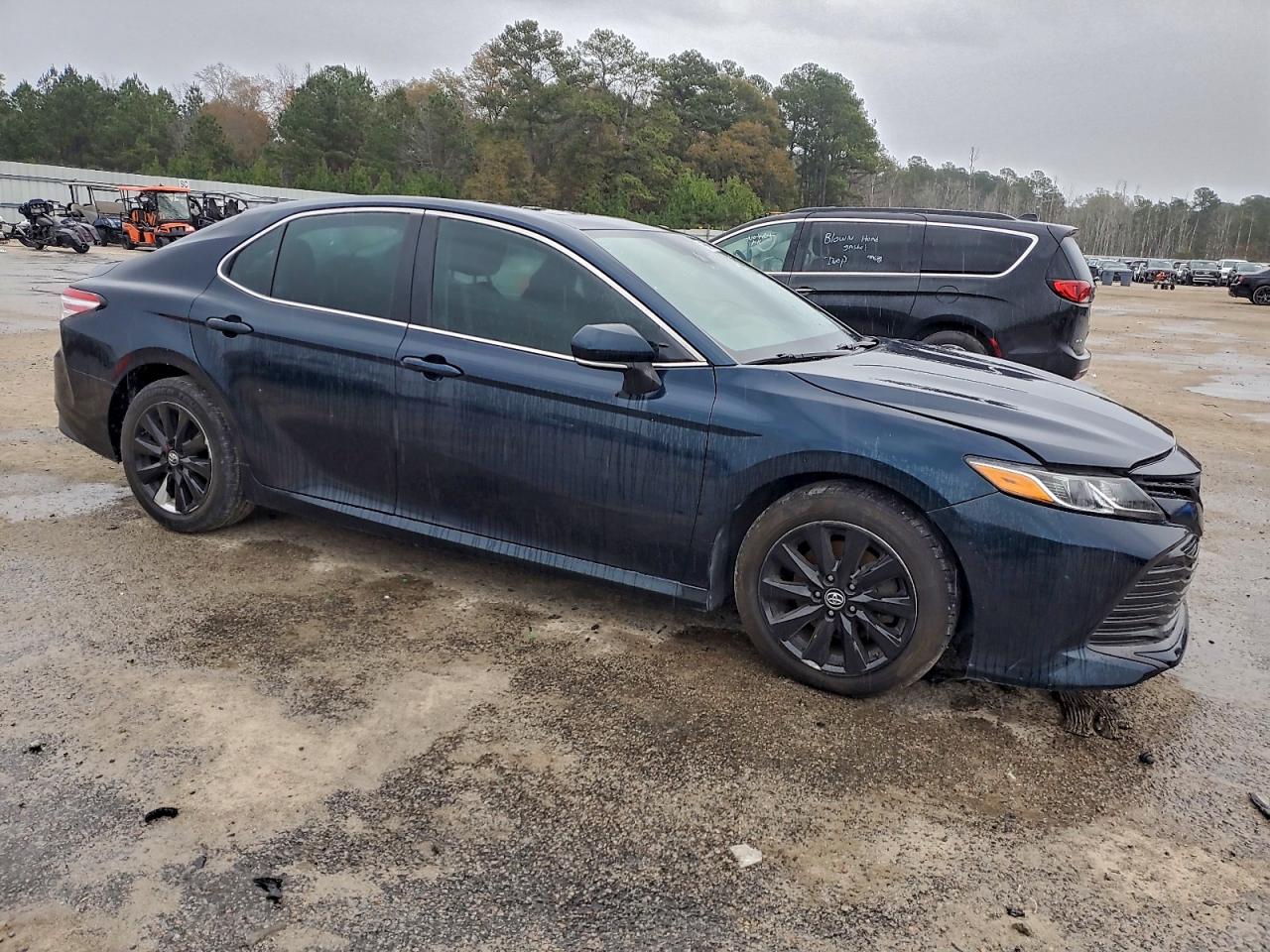 2019 TOYOTA CAMRY L photo 4
