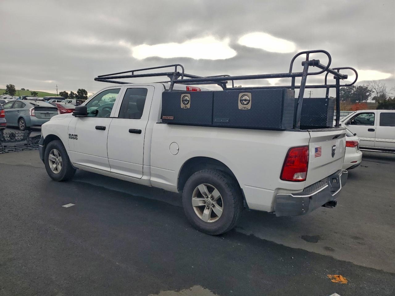 2018 RAM 1500 ST photo 2