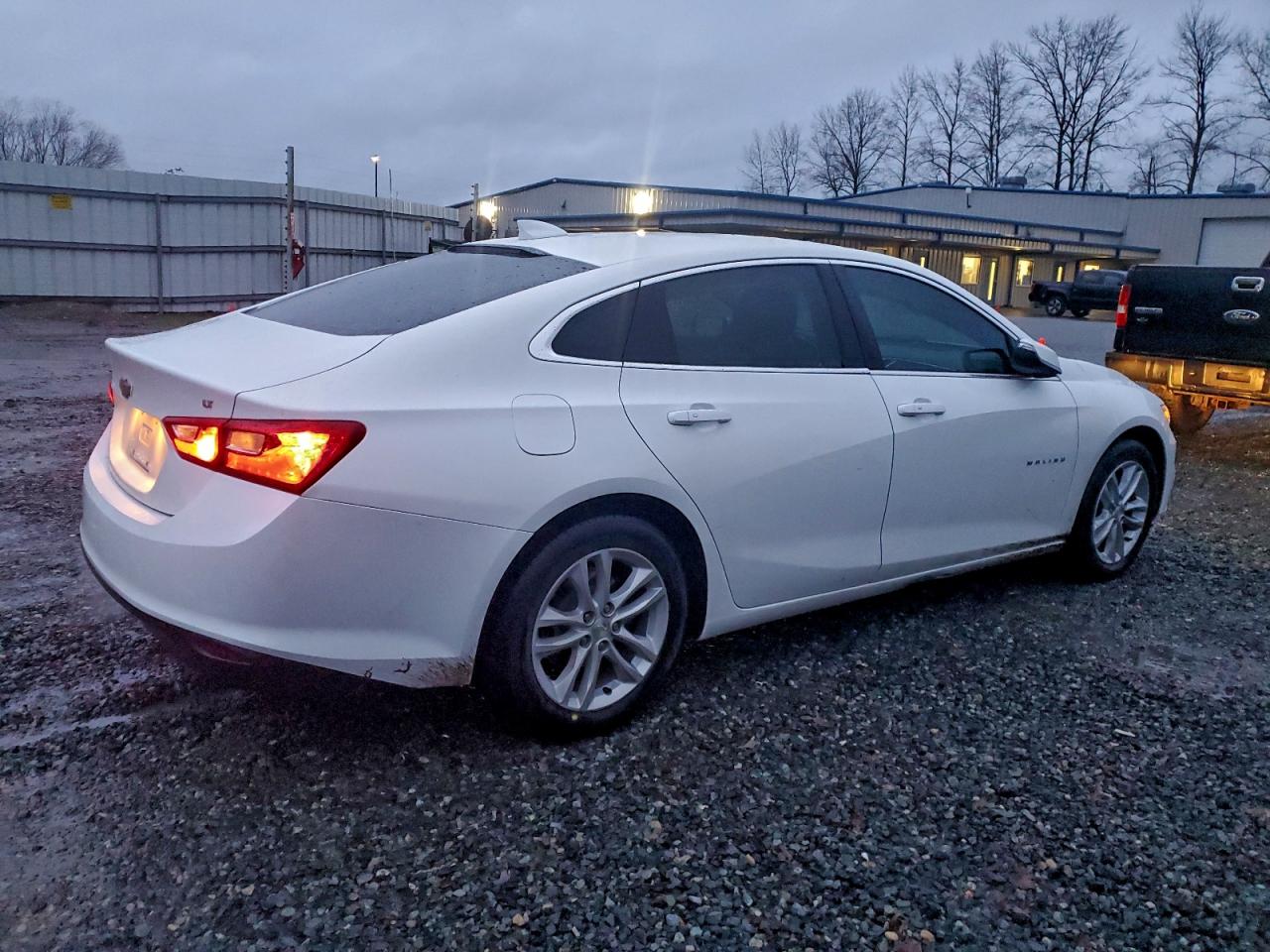 2016 CHEVROLET MALIBU LT photo 5