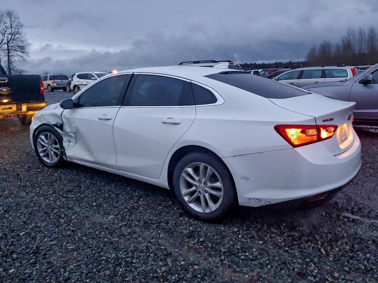 2016 CHEVROLET MALIBU LT photo 3