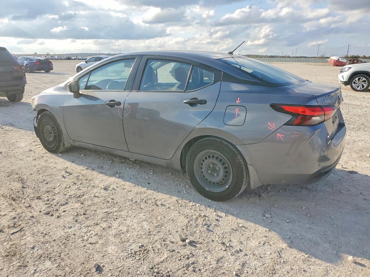 2020 NISSAN VERSA S photo 3