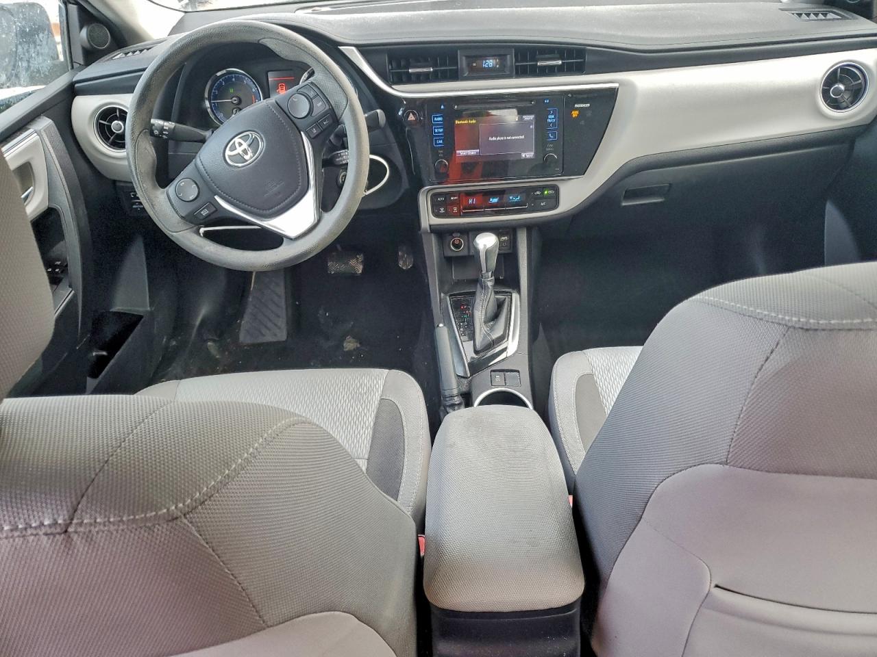 2017 TOYOTA COROLLA L photo 8