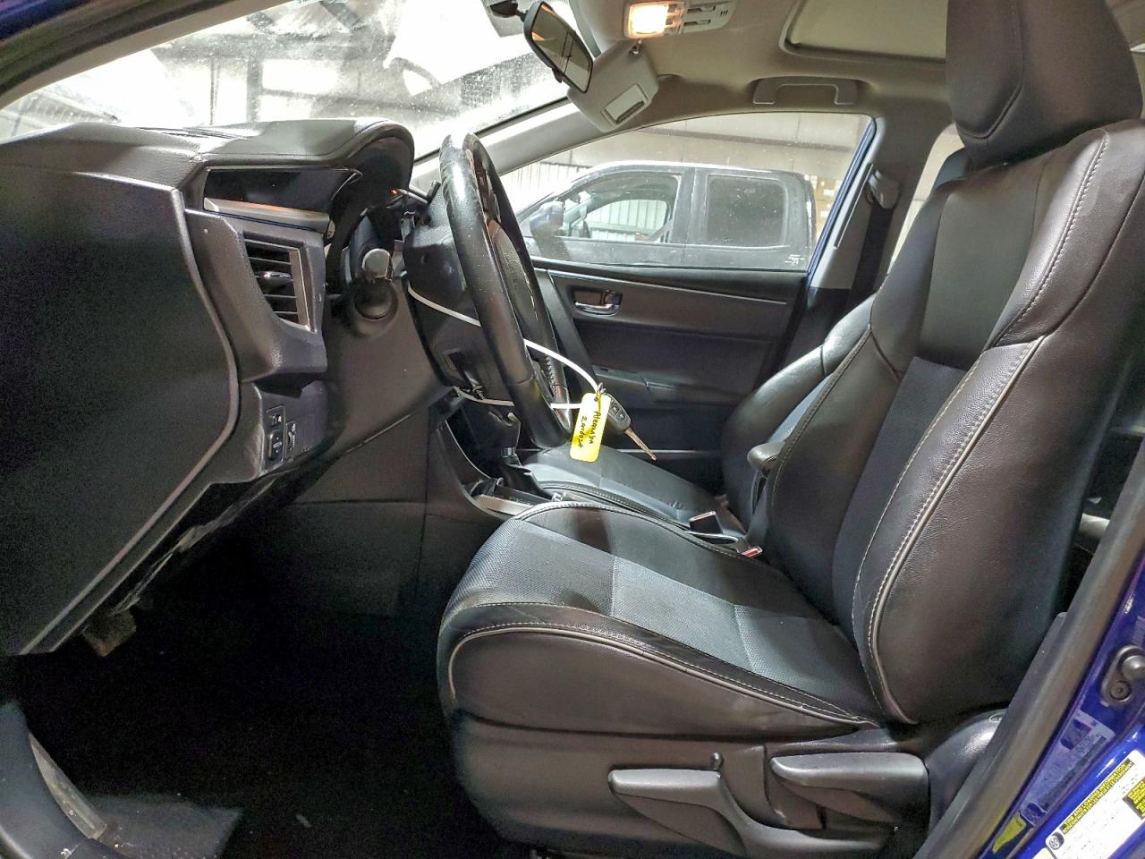 2015 TOYOTA COROLLA L photo 7