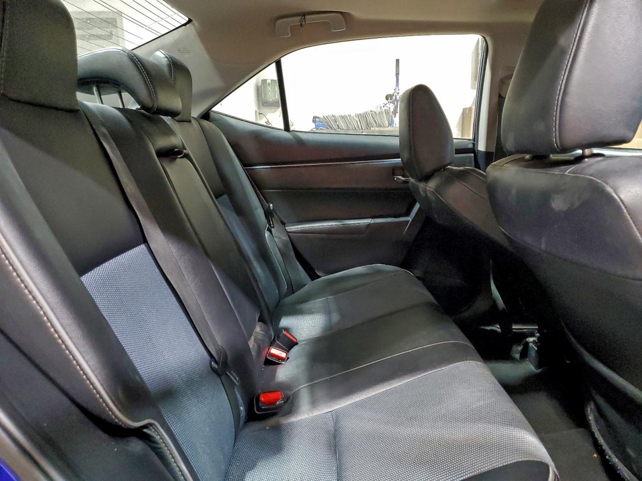2015 TOYOTA COROLLA L photo 10