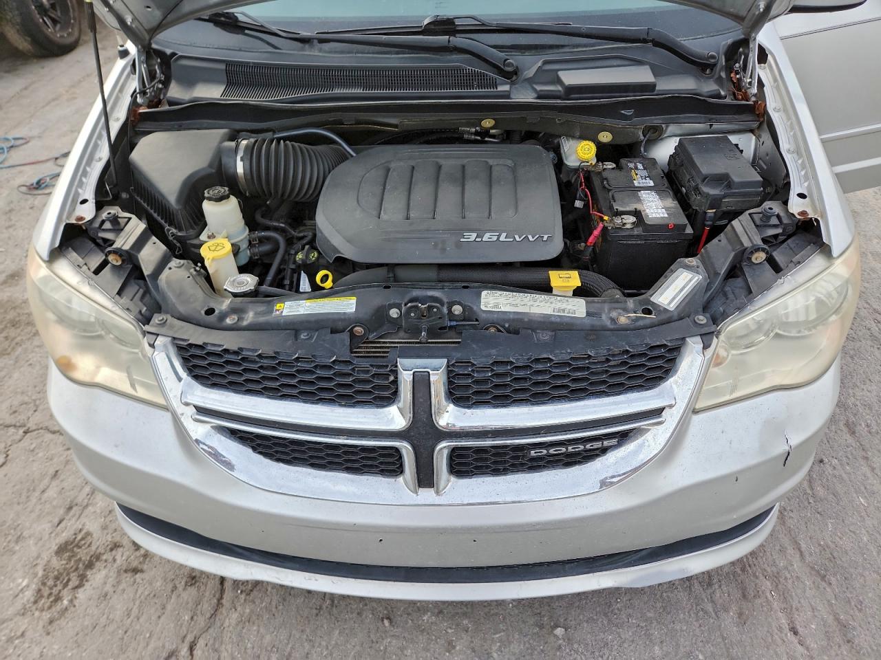 2012 DODGE GRAND CARAVAN SXT photo 12