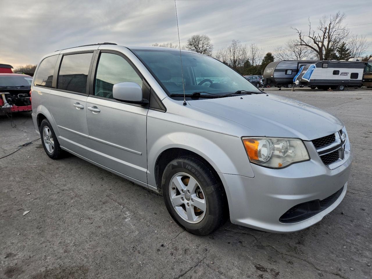 2012 DODGE GRAND CARAVAN SXT photo 4