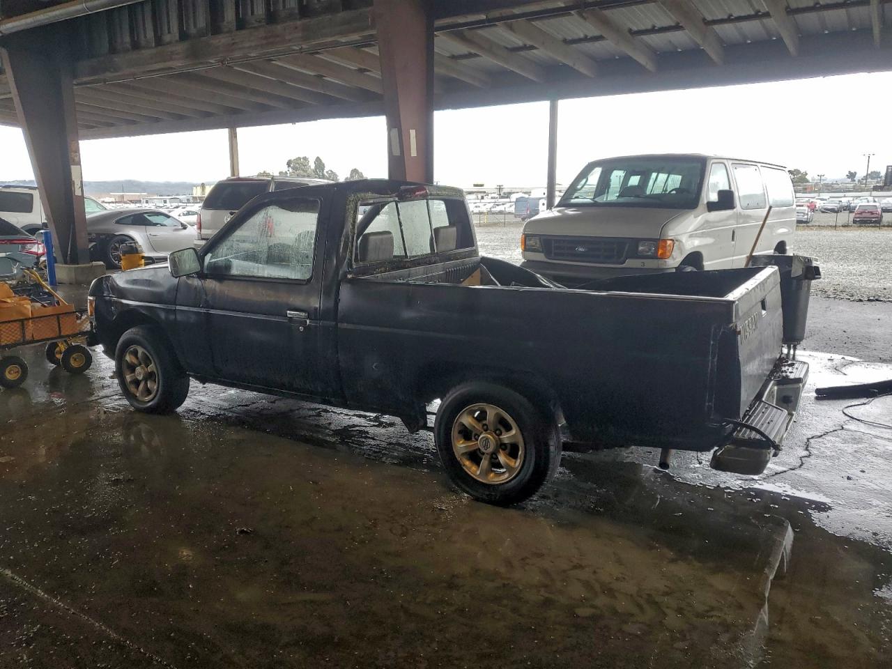 1996 NISSAN TRUCK BASE photo 2