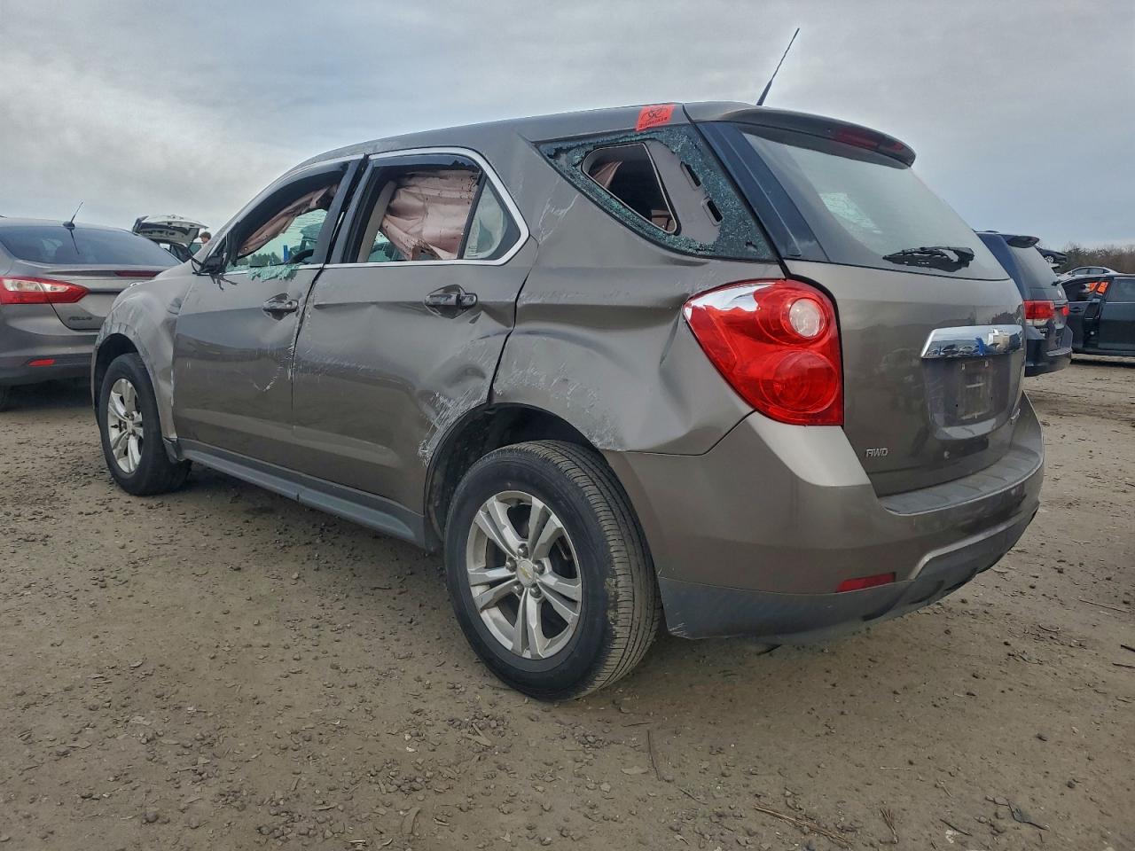 2010 CHEVROLET EQUINOX LS photo 2