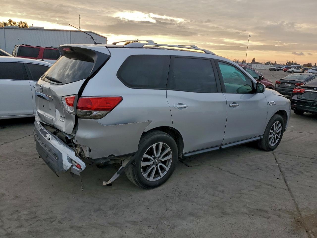 2013 NISSAN PATHFINDER S photo 3