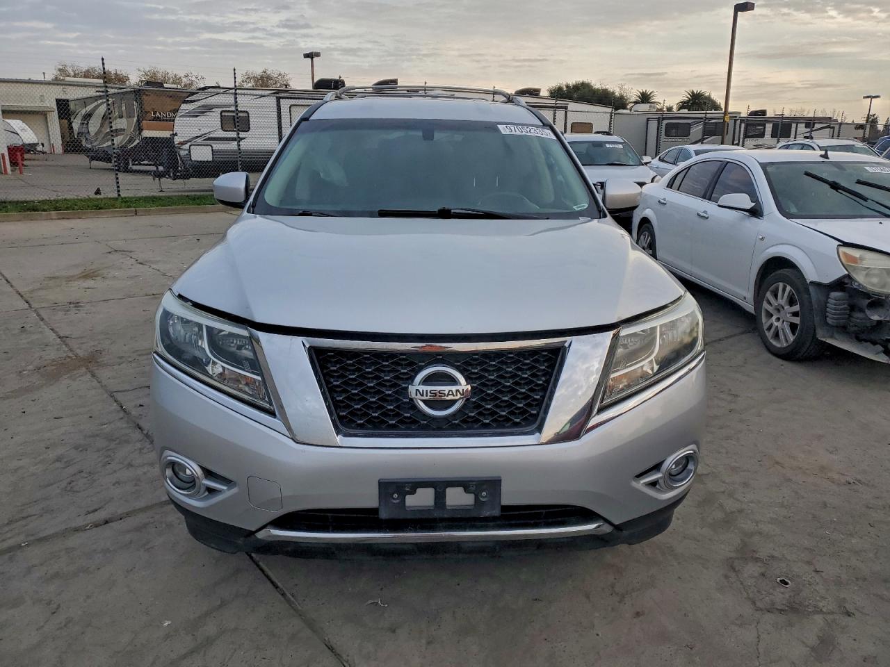 2013 NISSAN PATHFINDER S photo 5