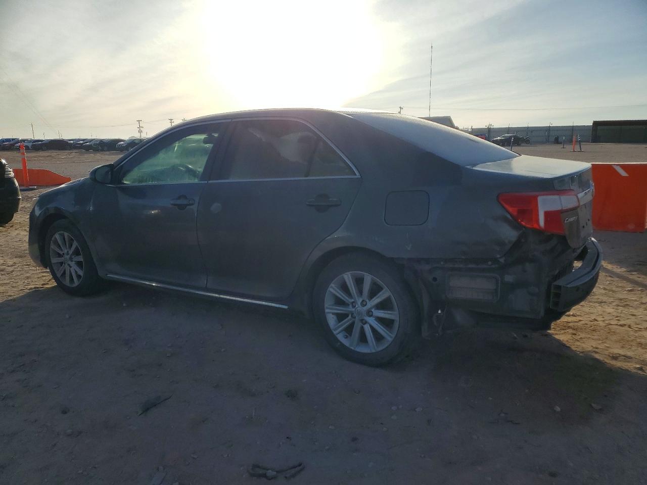 2014 TOYOTA CAMRY L photo 3