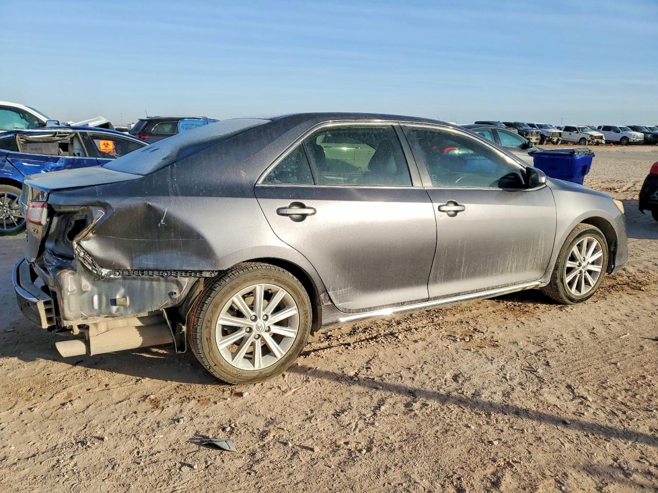 2014 TOYOTA CAMRY L photo 5