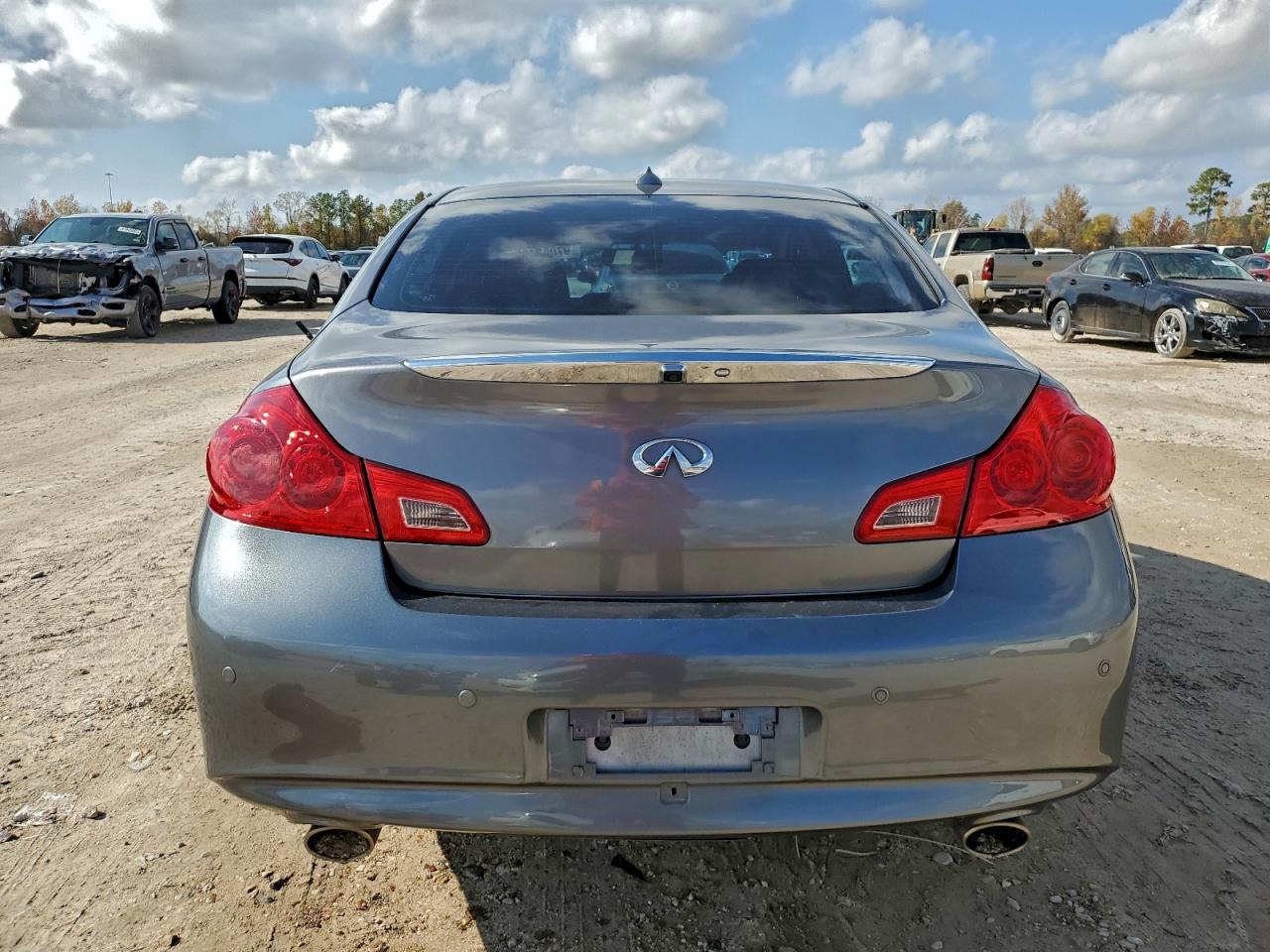 2013 INFINITI G37 photo 6