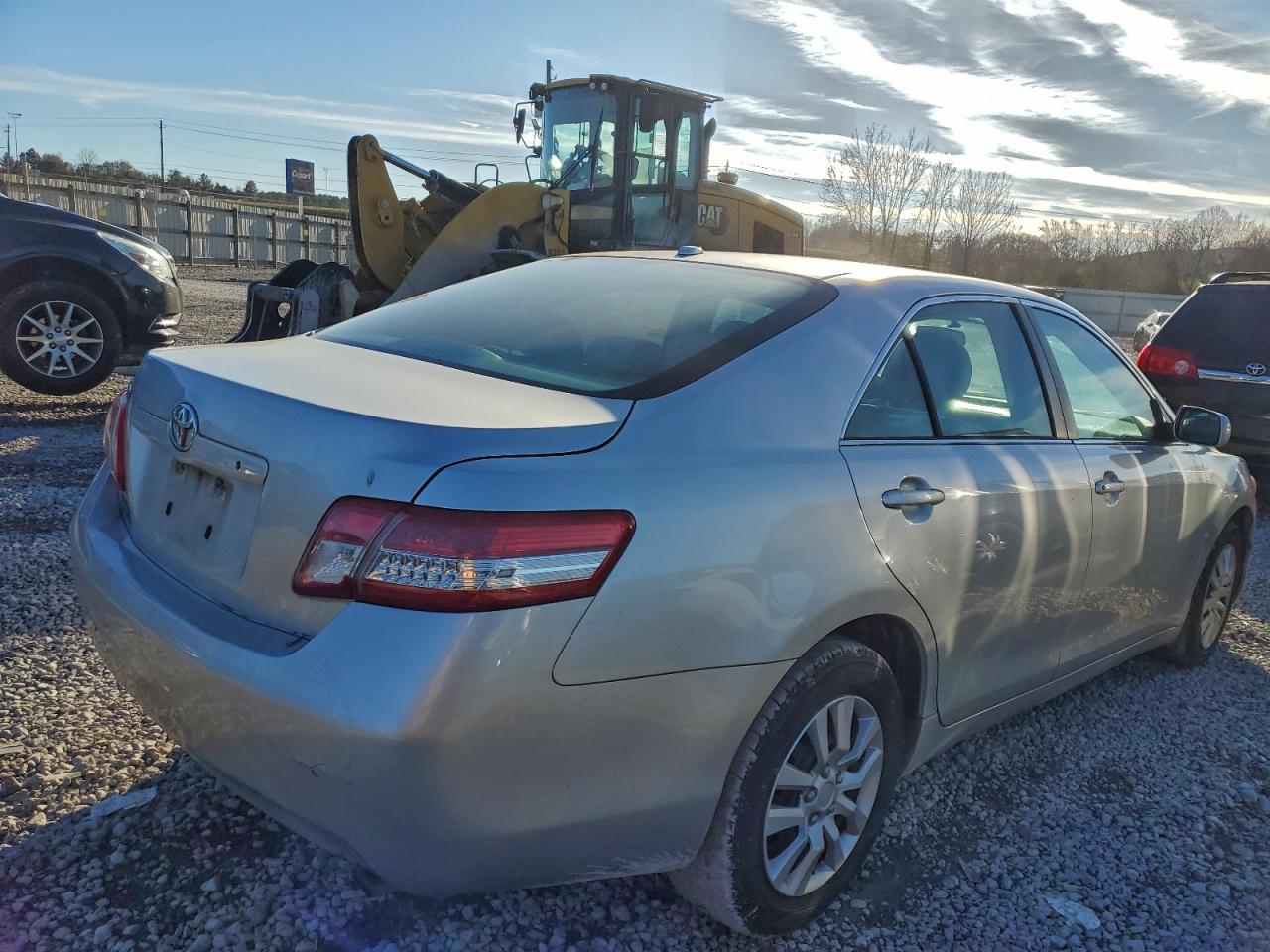 2011 TOYOTA CAMRY BASE photo 5