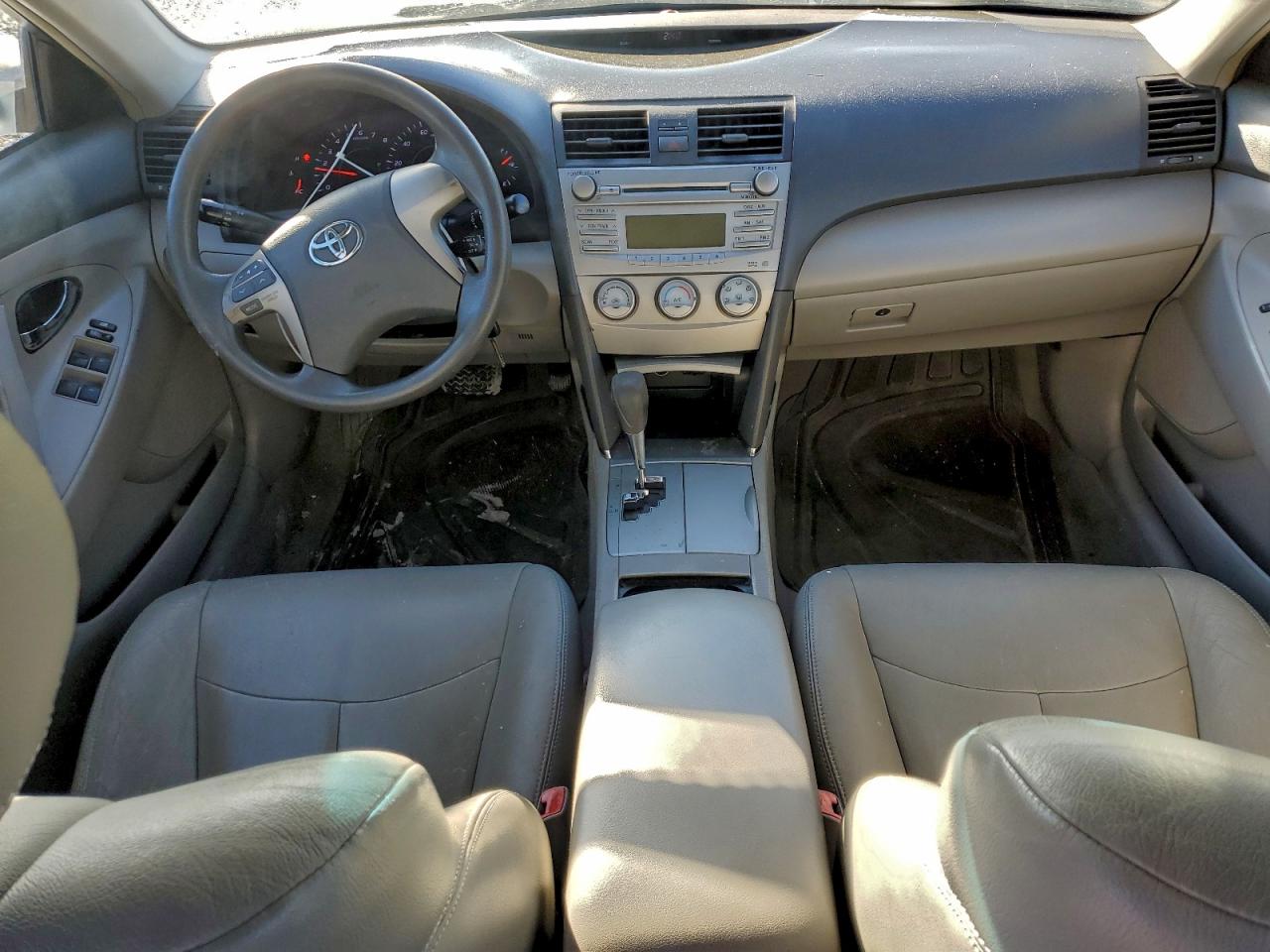 2011 TOYOTA CAMRY BASE photo 15