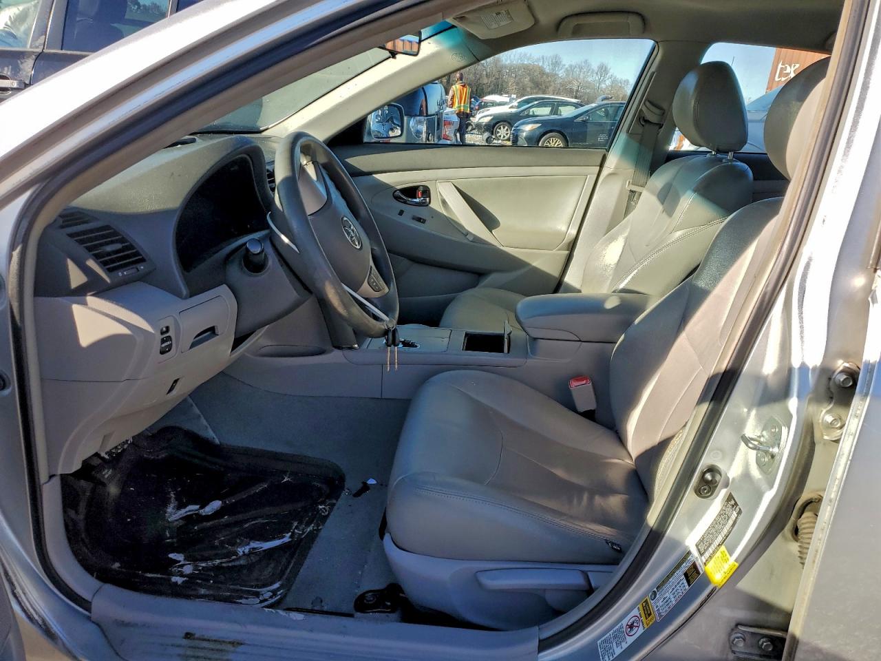 2011 TOYOTA CAMRY BASE photo 13