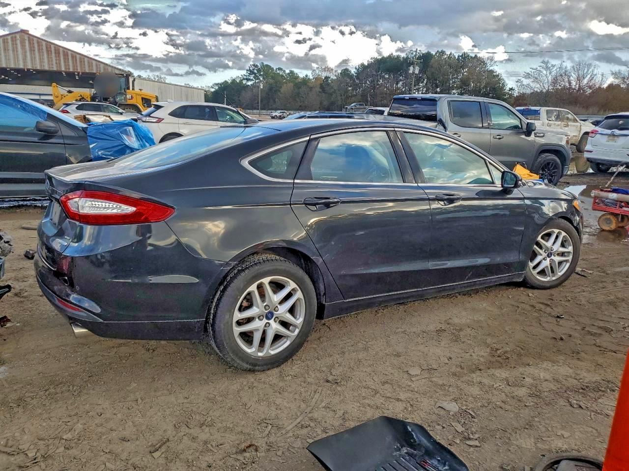 2015 FORD FUSION SE photo 5