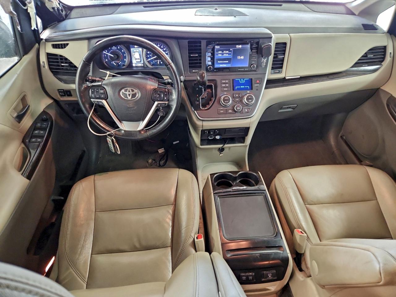 2020 TOYOTA SIENNA XLE photo 15