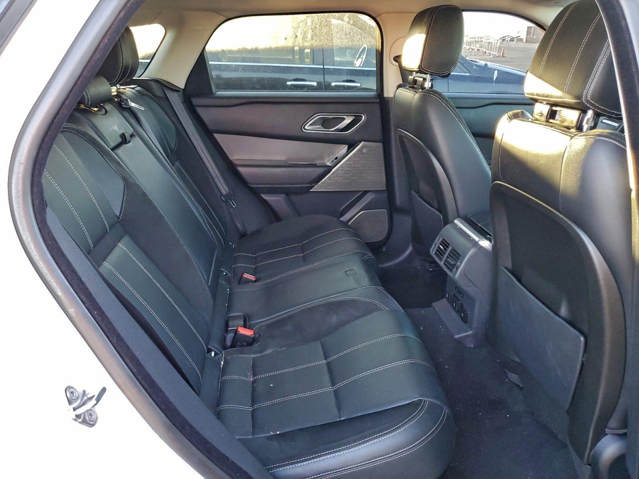 2018 LAND ROVER RANGE ROVER VELAR S photo 11