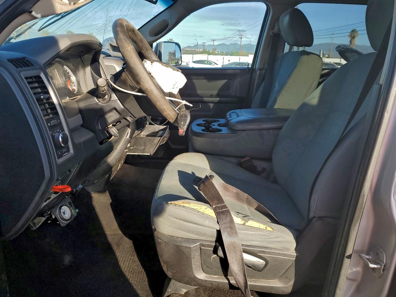 2016 RAM 1500 ST photo 19