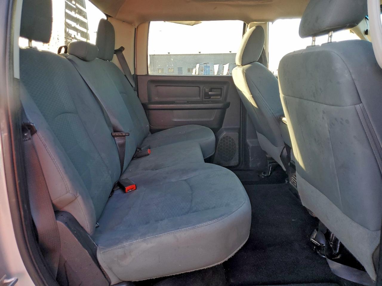 2016 RAM 1500 ST photo 28