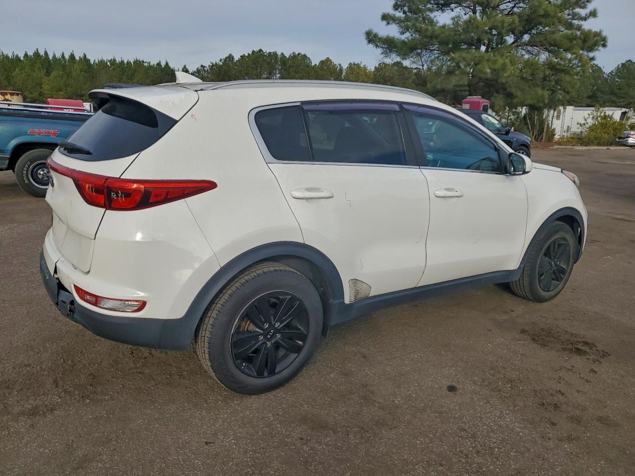 2017 KIA SPORTAGE LX photo 5