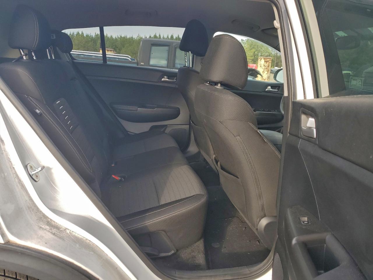2017 KIA SPORTAGE LX photo 19