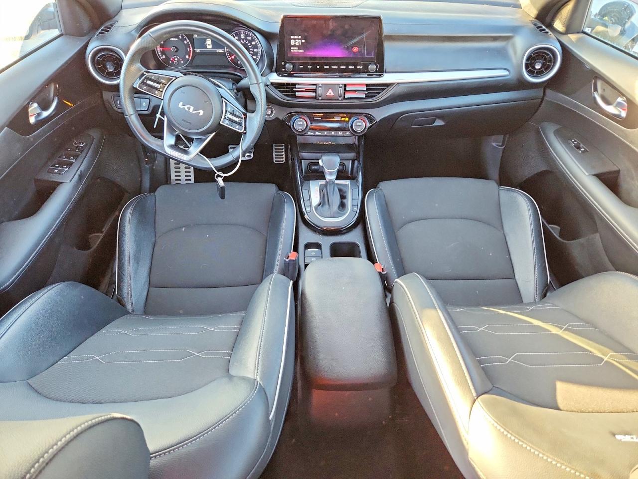 2024 KIA FORTE GT-LINE photo 8