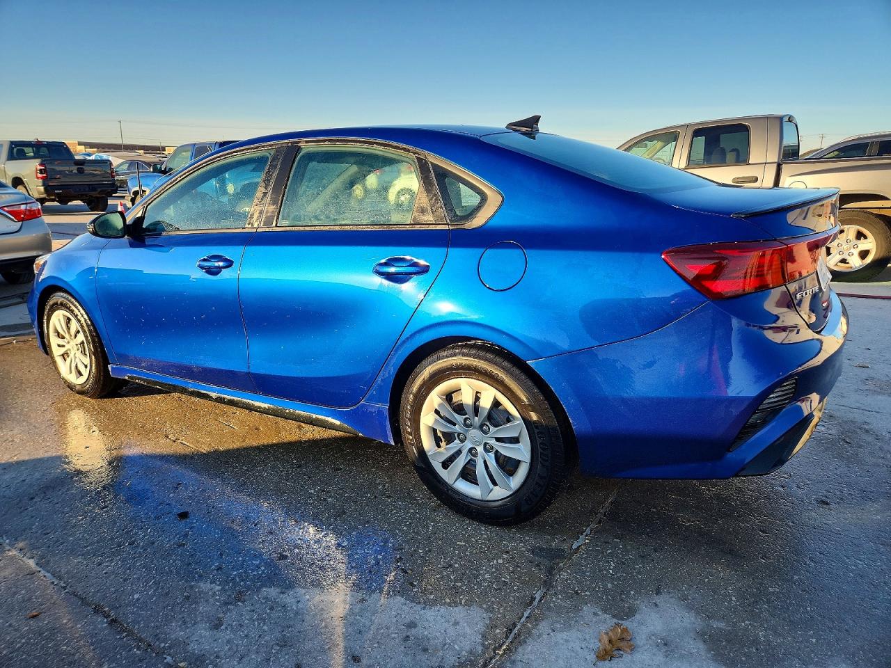 2024 KIA FORTE GT-LINE photo 2