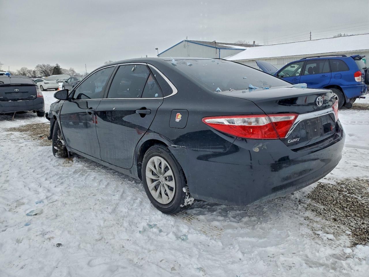 2017 TOYOTA CAMRY LE photo 3