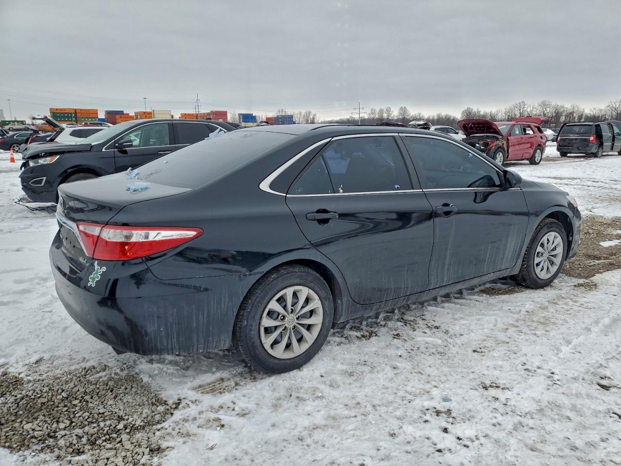 2017 TOYOTA CAMRY LE photo 5