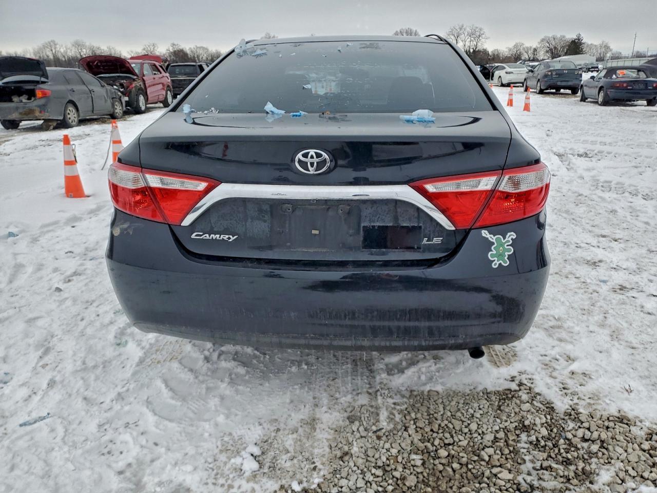 2017 TOYOTA CAMRY LE photo 11