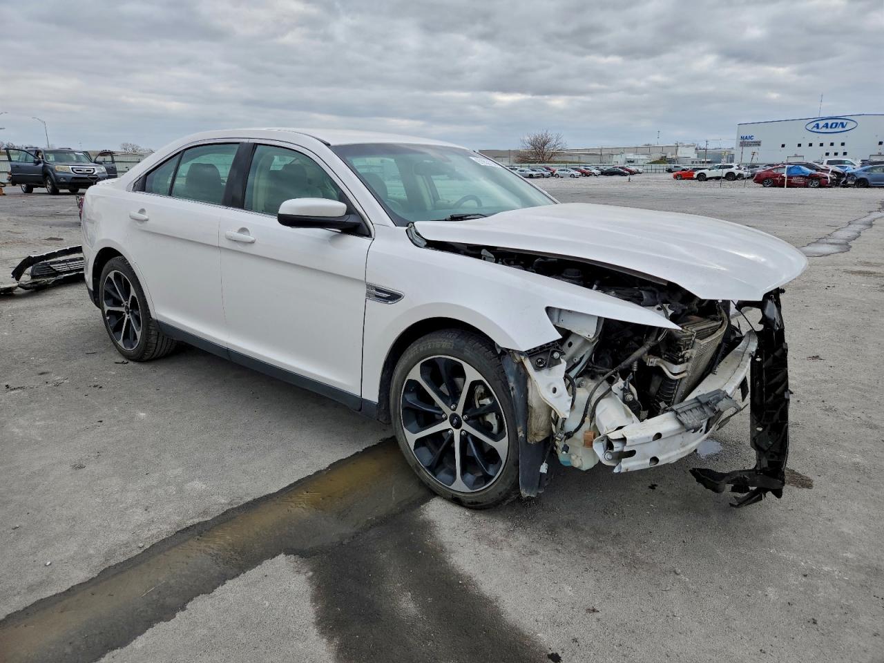 2016 FORD TAURUS SEL photo 7