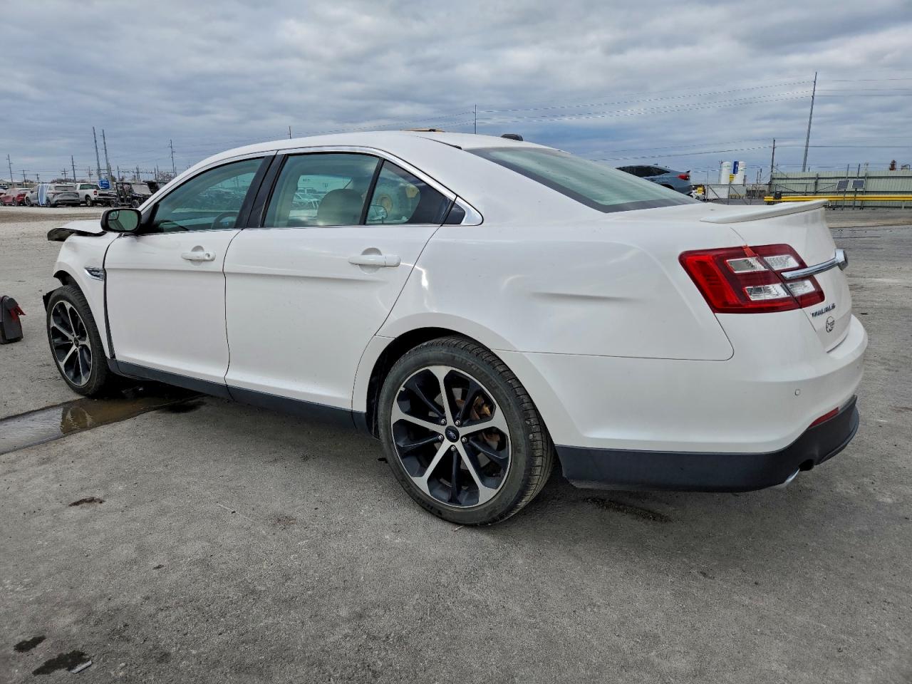 2016 FORD TAURUS SEL photo 3