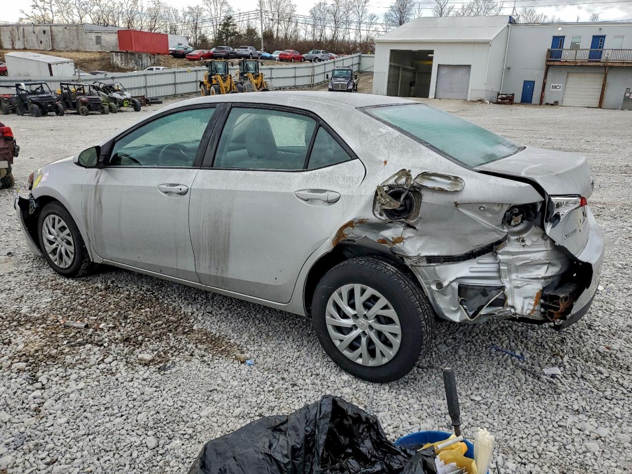2017 TOYOTA COROLLA L photo 2
