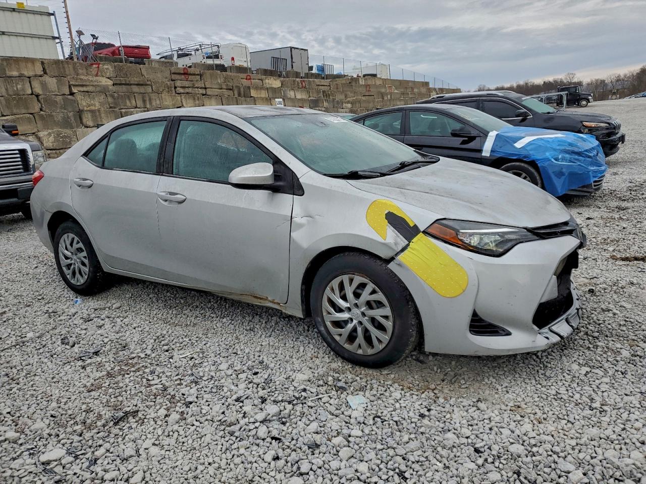2017 TOYOTA COROLLA L photo 4