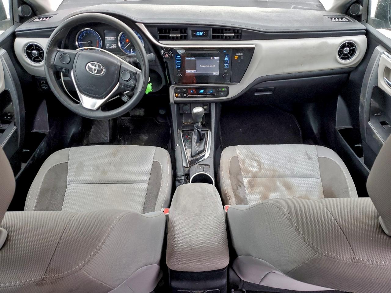 2017 TOYOTA COROLLA L photo 8