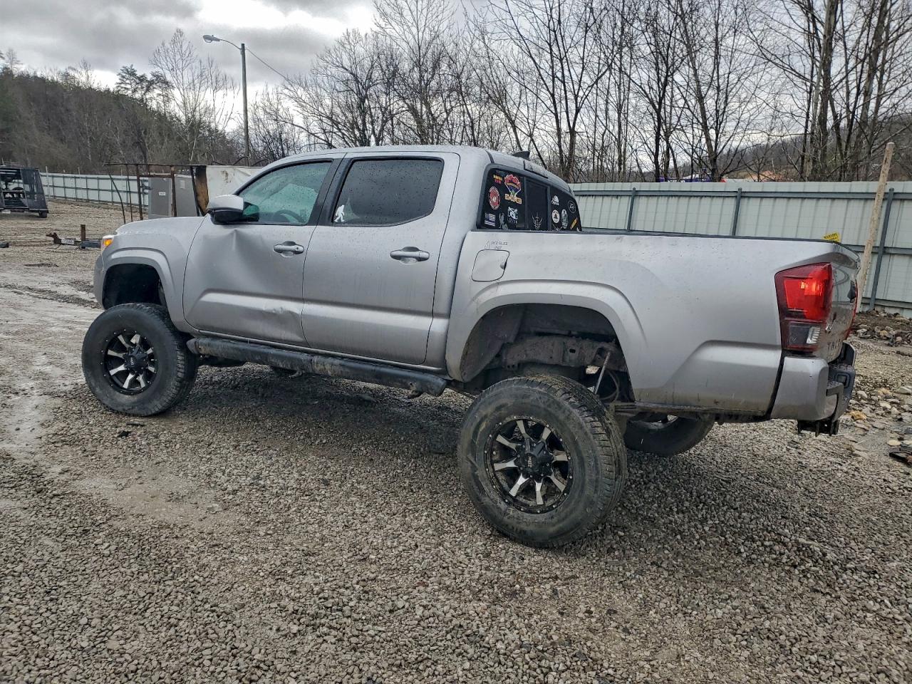 2021 TOYOTA TACOMA DOUBLE CAB photo 2