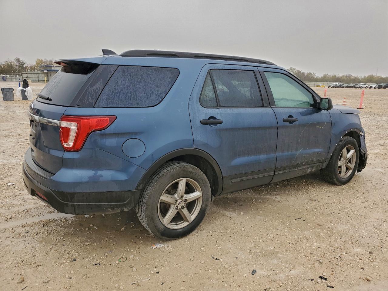 2018 FORD EXPLORER photo 3