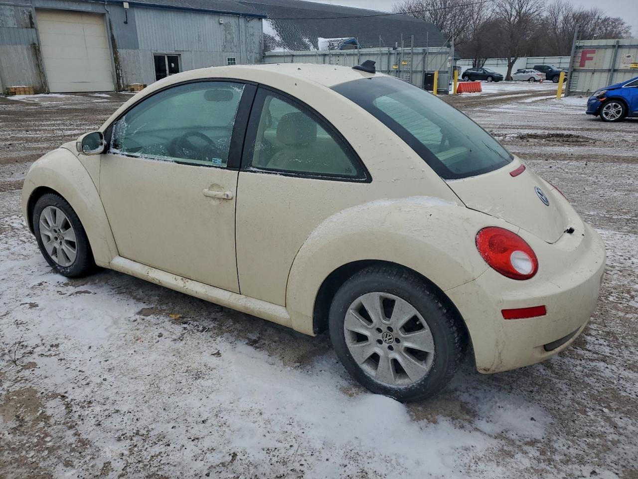2009 VOLKSWAGEN NEW BEETLE S photo 3