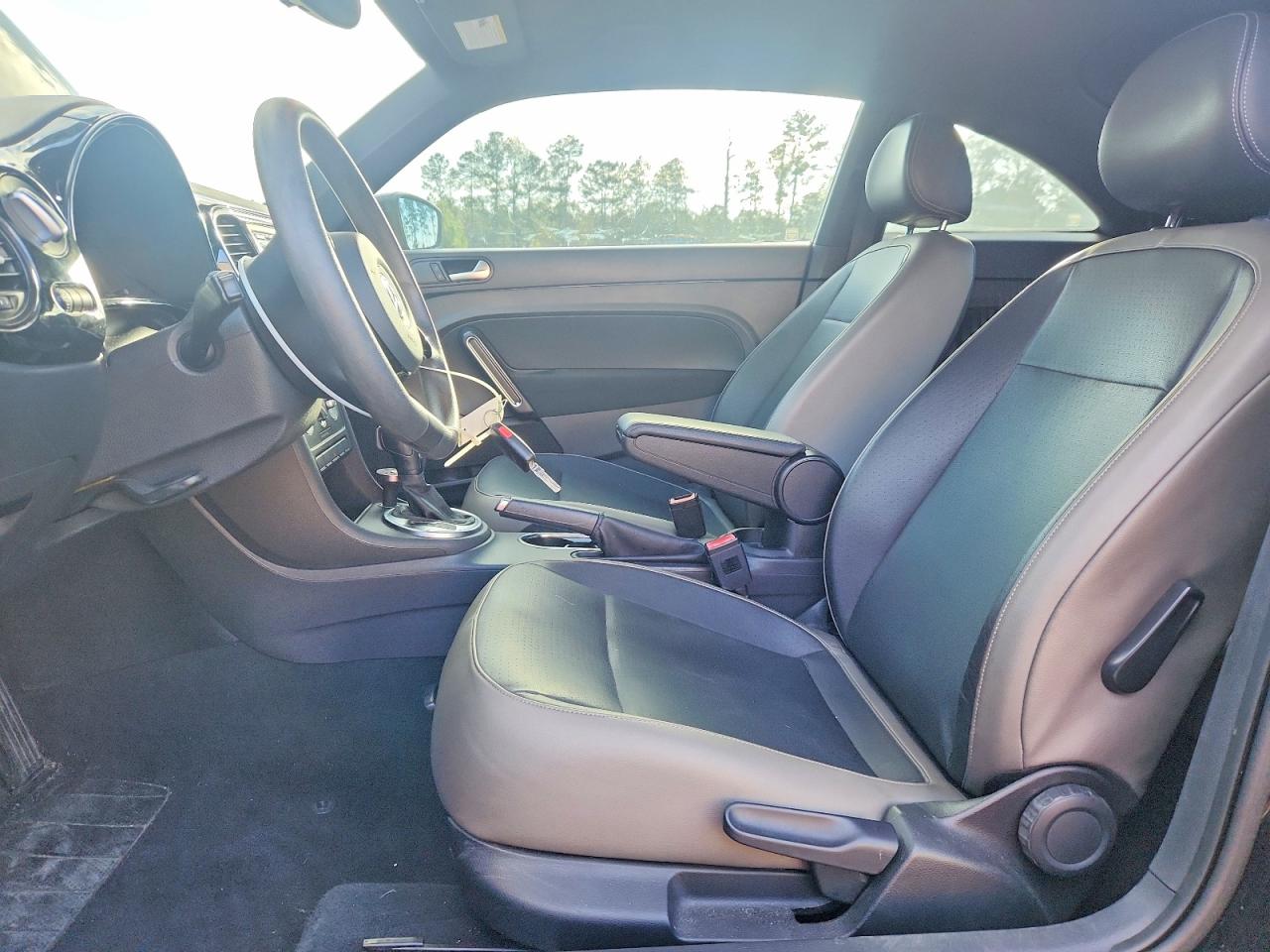 2015 VOLKSWAGEN BEETLE 1.8T photo 13