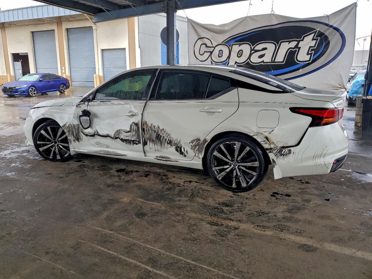 2019 NISSAN ALTIMA SR photo 4