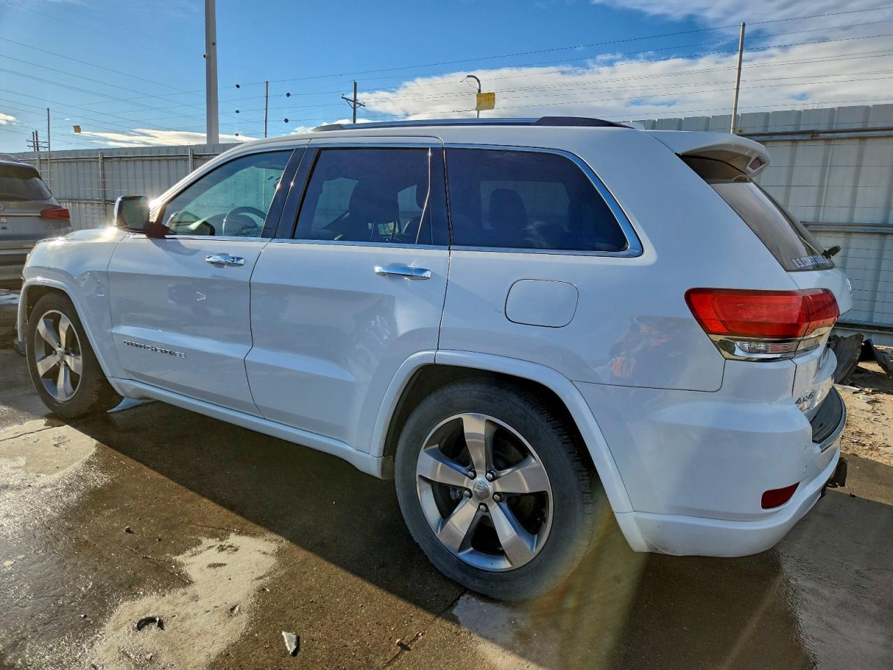 2015 JEEP GRAND CHEROKEE OVERLAND photo 2